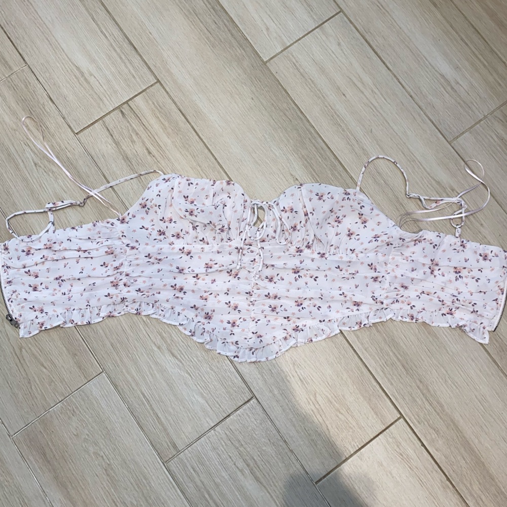 Floral Urban outfitters crop top with bow in front size S